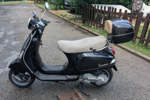 Vespa LX 125 nera