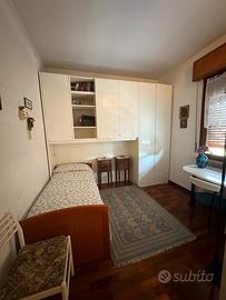 Stanza con bagno Borgo Roma zona Universitaria