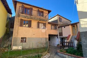 CASA SEMINDIPENDENTE A SERRA RICCÒ