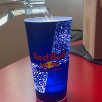 Bicchieri RedBull auto illuminati