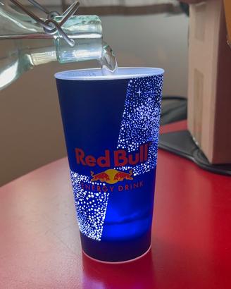 Bicchieri RedBull auto illuminati
