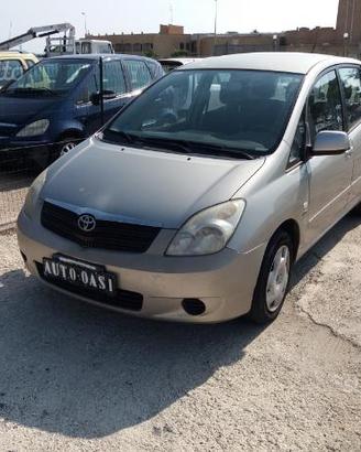 Toyota corolla verso td 03 RICAMBI