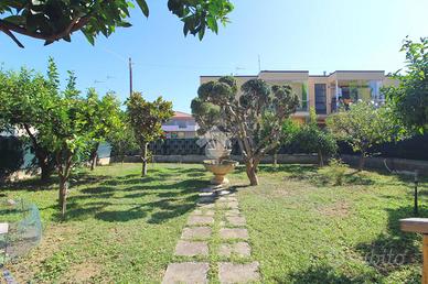 4 LOCALI A GIULIANOVA