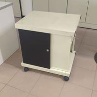 Cassettiera metallica con ripiani e anta