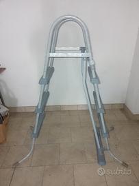 scaletta per piscina