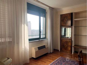 Appartamento di 150 m² con più di 5 locali e box a