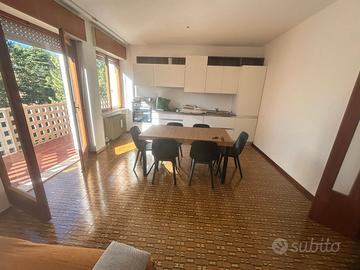 Camera per studentessa/lavoratrice