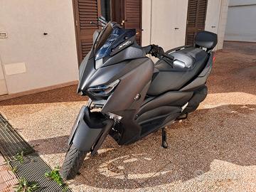 YAMAHA X-MAX 300