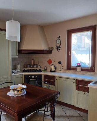 Cucina in frassino, buone condizioni.