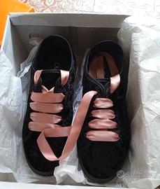 Sneakers in velluto nero OVS