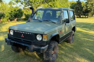 Mitsubishi Pajero L044
