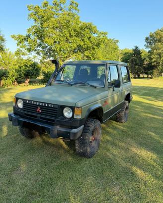Mitsubishi Pajero L044