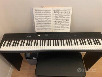 Piano Thomann SP-320 con sgabello e accessori