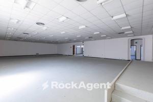 GRANDE CAPANNONE VICINO ALLA CITTA'