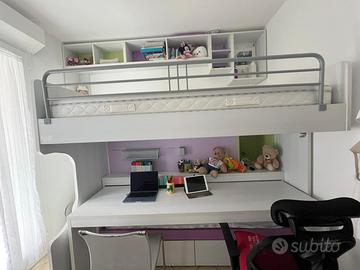 Cameretta a ponte con scrivania e letto estraibili