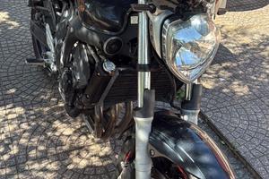 fz6 con targa estera, 2000 trattabili