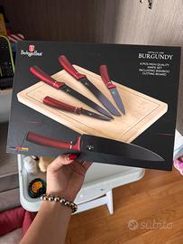 Set coltelli con tagliere