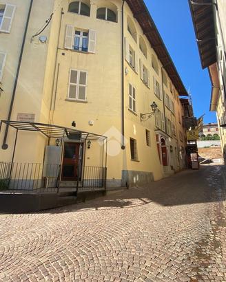 NEGOZIO A SALUZZO