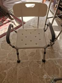 Sedia da doccia mai usata