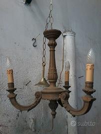 Antico lampadario di legno 3 luci