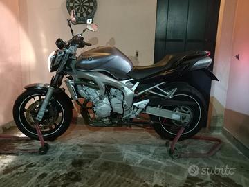 YAMAHA FZ6