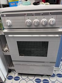 Cucina fornelli e forno