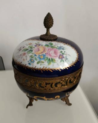 coppia vasi tipo cloisonne' più scatola bomboniere