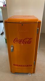 Ghiacciaia vintage stile Coca Cola