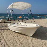 Barca open leggera e facilmente trasportabile