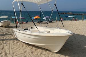 Barca open leggera e facilmente trasportabile