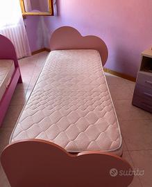 Letto Singolo a forma di cuore. 