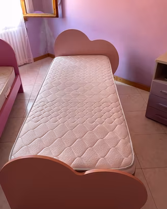 Letto Singolo a forma di cuore. 