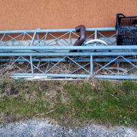 pezzi di traliccio