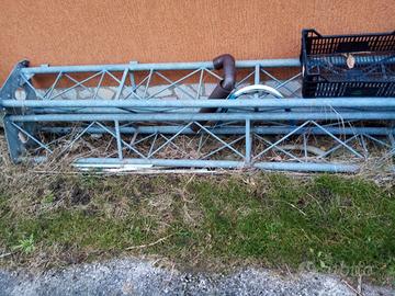 pezzi di traliccio