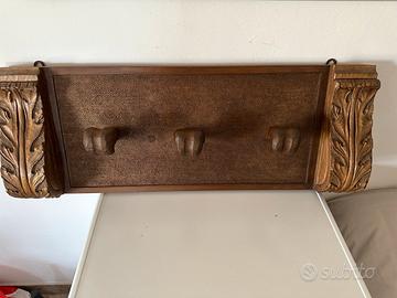 Appendiabiti da parete in legno realizzato a mano