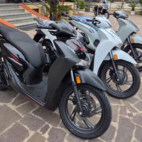 Honda SH 125 350 2026 con Smart Top Box, parabrezz
