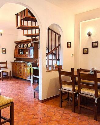 VILLA A SCHIERA A FILETTINO