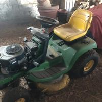 trattorino tagliaerba John deere