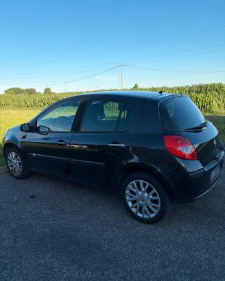  Clio le iene