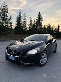 Volvo v40 d2