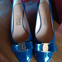 Scarpe donna blu lucide Ferragamo