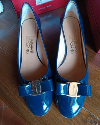 Scarpe donna blu lucide Ferragamo