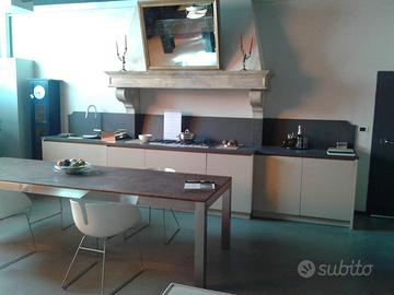 Si Svuota/Cede Mercatino per Cessazione Attività