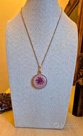 collana artigianale con fiore 