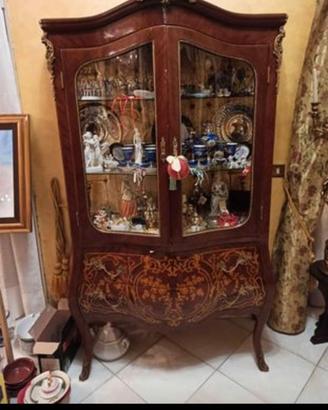 vetrina antiquariato 