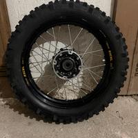 Ruota Honda Transalp 750 con canale stretto