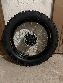 Ruota Honda Transalp 750 con canale stretto