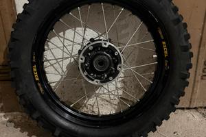 Ruota Honda Transalp 750 con canale stretto