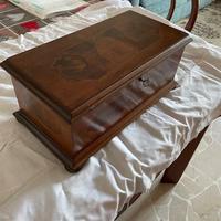 Portagioie  in legno con intarsi