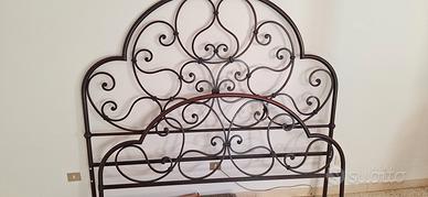 struttura letto in ferro battuto 